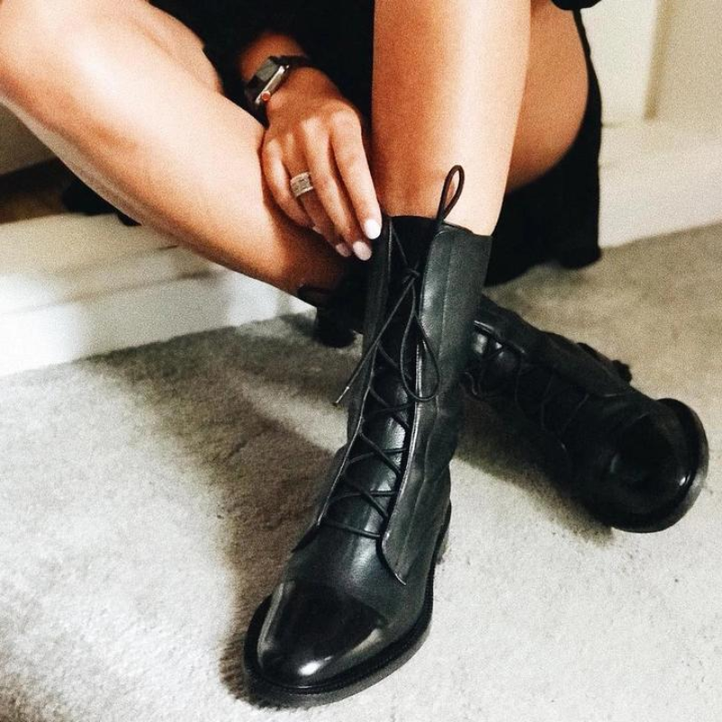 damen-schwarz-stiefel​-flach 