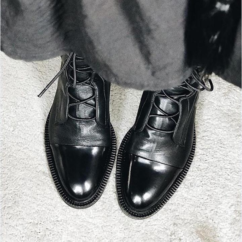 damen-schwarz-stiefel​-flach 
