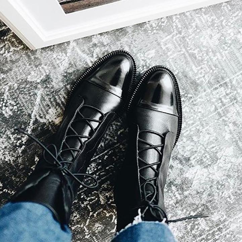 damen-schwarz-stiefel​-flach 
