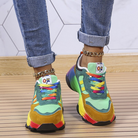 damen-stylisch-sneaker-turnschuhe