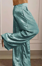Zweiteiliges Sommeroutfit für Frauen